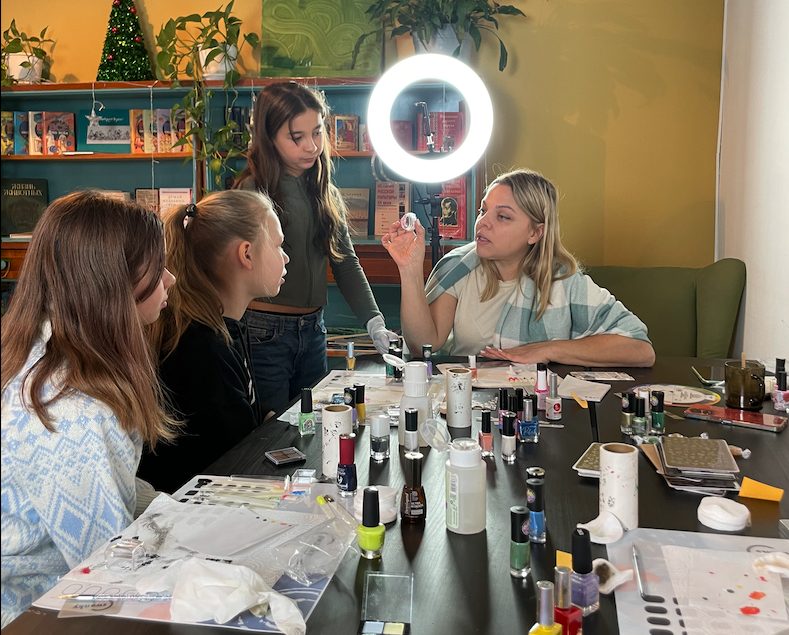 ONLINE NAIL ART CLASSES